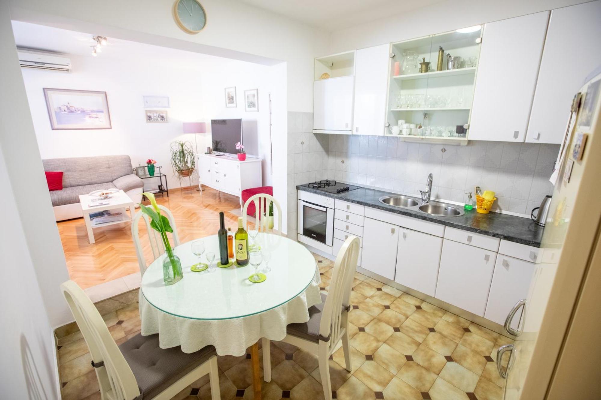 Apartment Gloria Podstrana