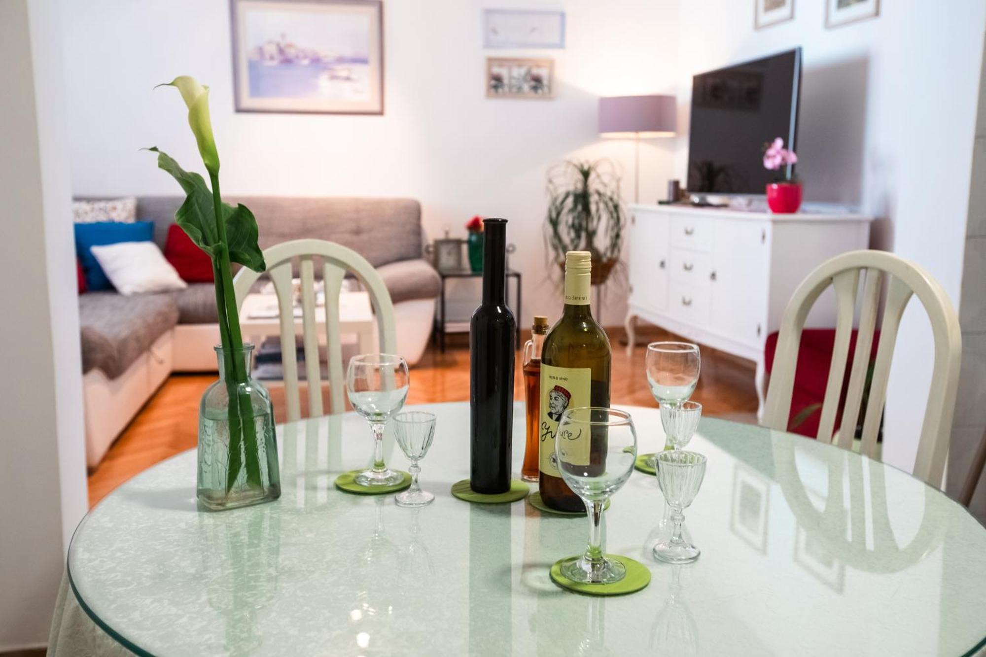 Apartment Gloria Podstrana